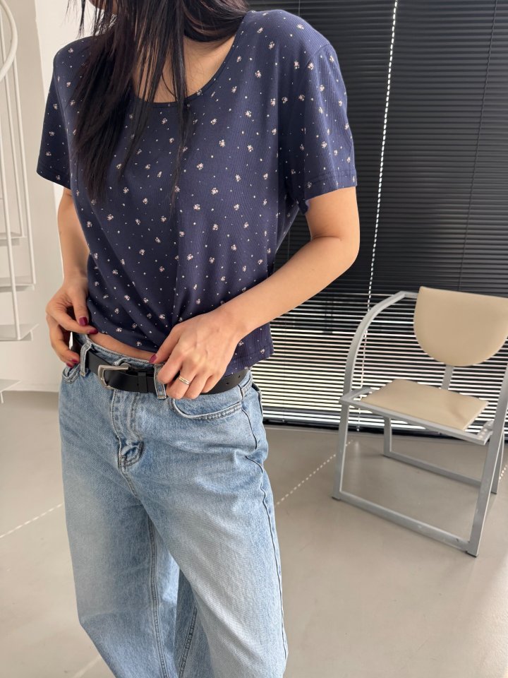 Dress U - Korean Women Fashion - #pursuepretty - Flower Ribbed Tee - 4