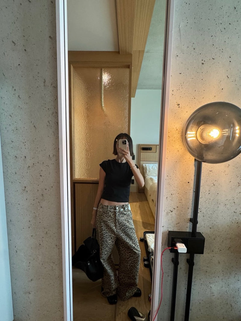 Heil - Korean Women Fashion - #momslook - Chewing Ribbed Tee - 3