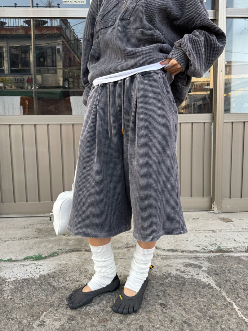 Heil - Korean Women Fashion - #momslook - Pigment Waffle Bermuda Pants