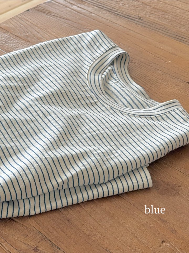 Hiyann - Korean Women Fashion - #momslook - Cult Fine Stripe Tee - 11