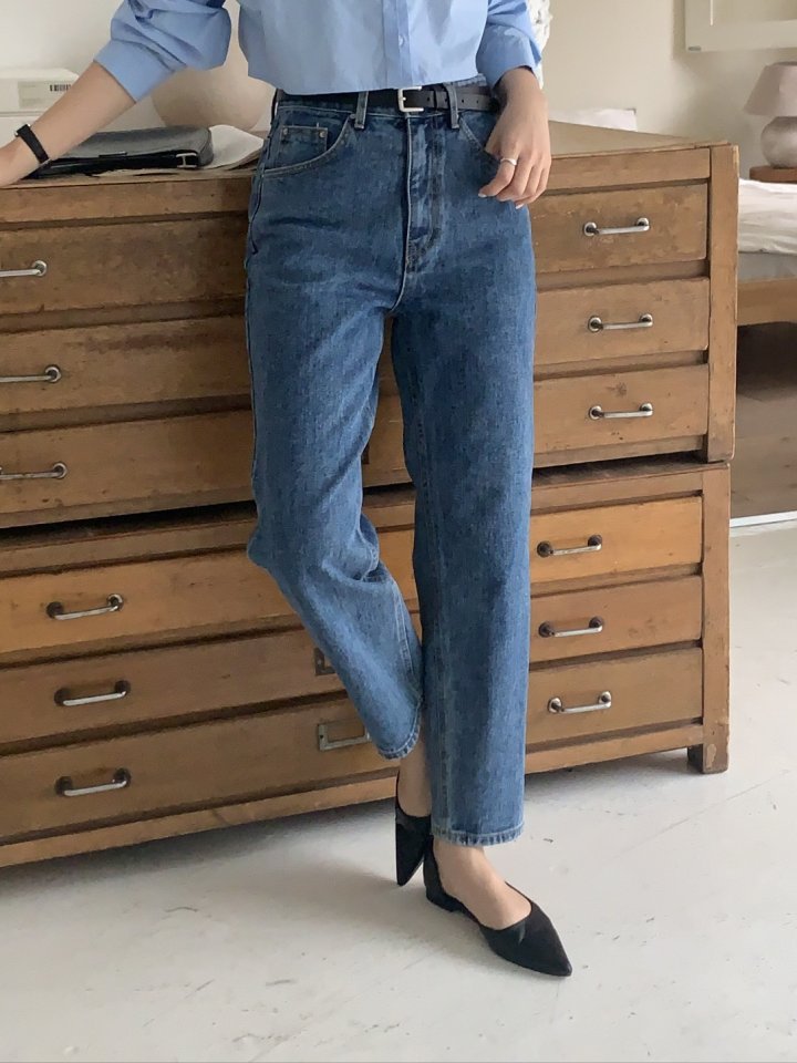 I'm here - Korean Women Fashion - #thelittlethings - Blue Crop Basic Denim Pants - 4