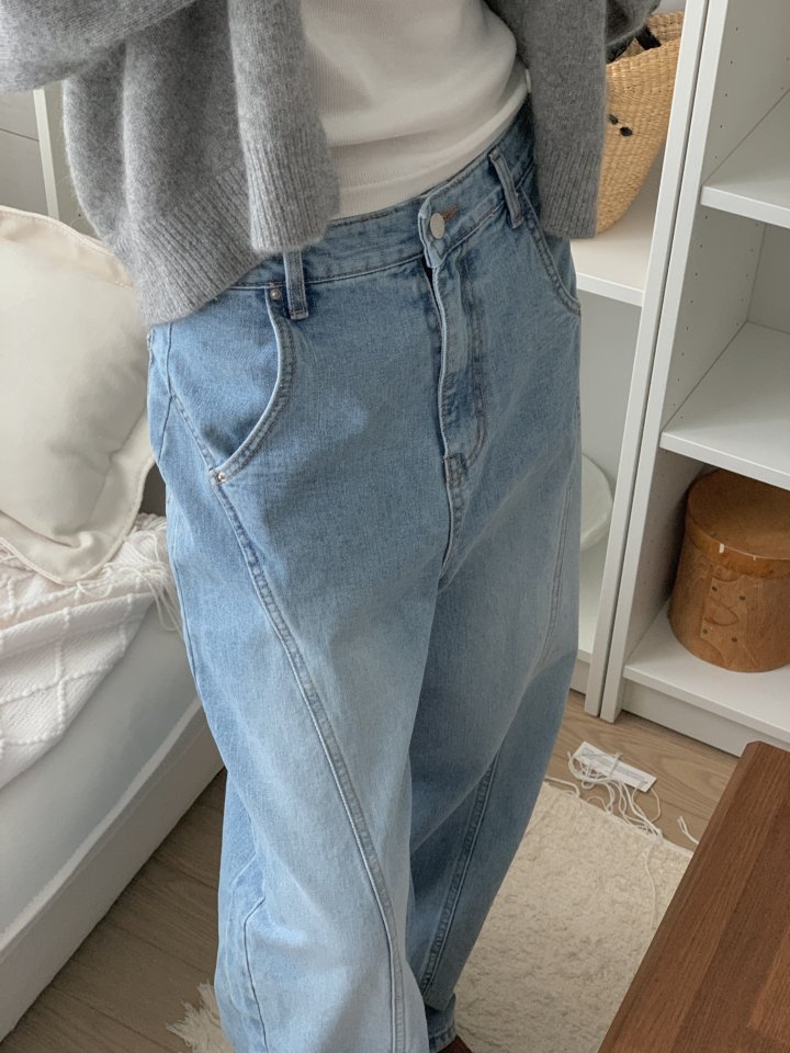I'm here - Korean Women Fashion - #pursuepretty - Seam Curve Round Denim Pants - 4