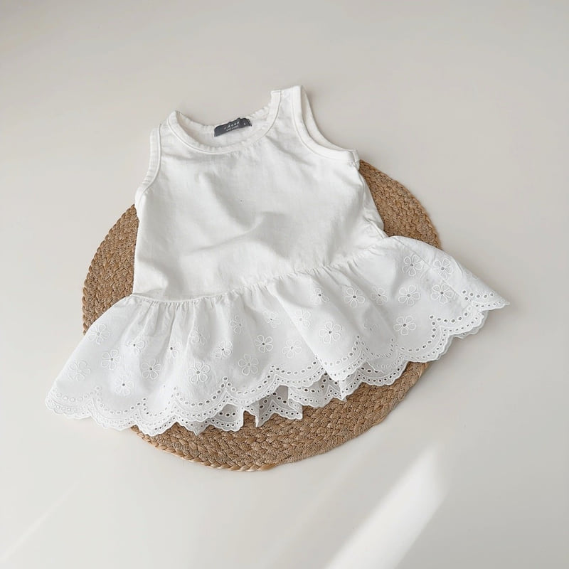 J-Room - Korean Children Fashion - #kidzfashiontrend - Punching Lace Sleeveless Top - 4