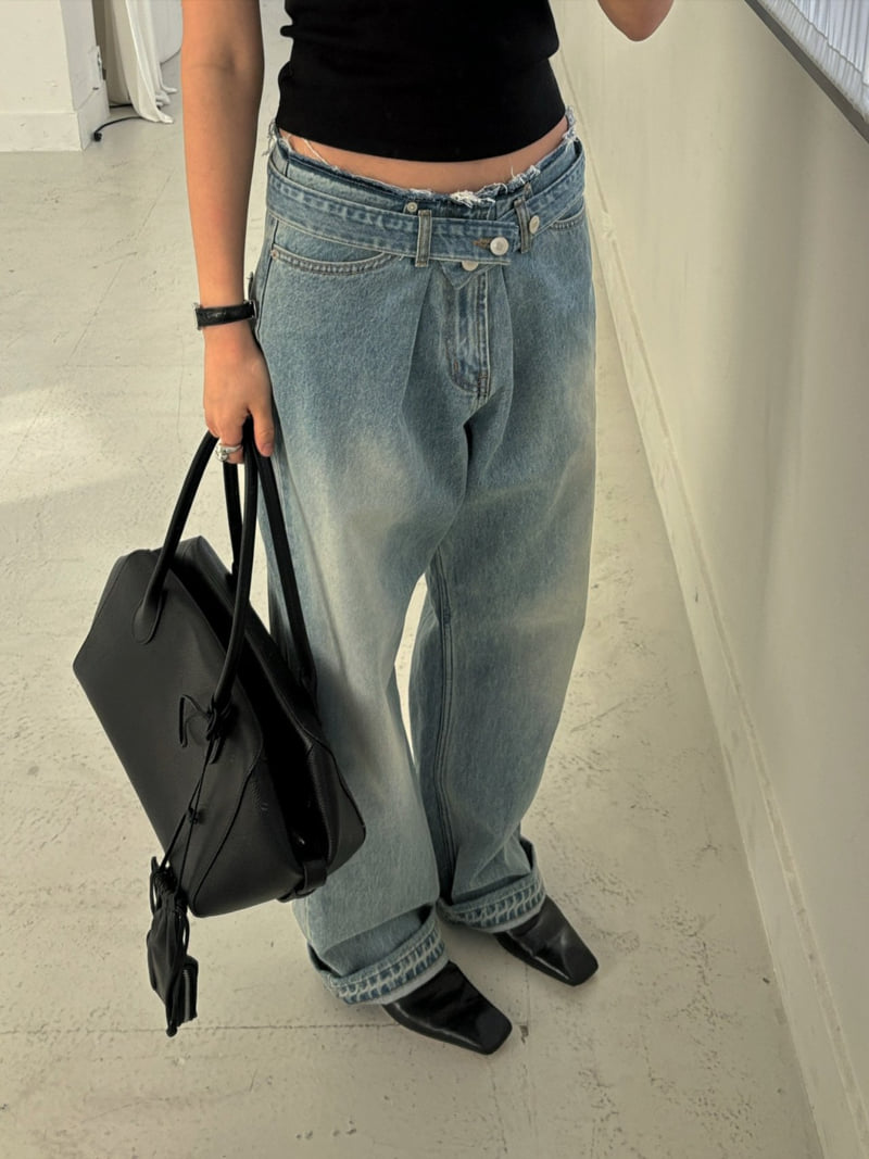 Jade Market - Korean Women Fashion - #momslook - Cut-Off Denim Pants - 9
