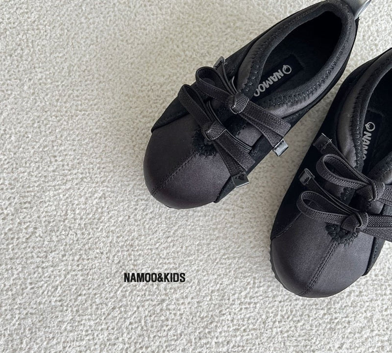 Namoo & Kids - Korean Children Fashion - #childrensboutique - Koya Ribbon Banding Sneakers - 2
