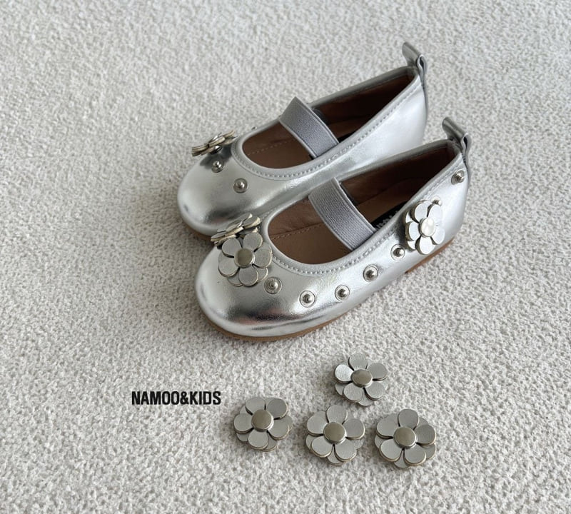 Namoo & Kids - Korean Children Fashion - #magicofchildhood - Duri Flower Mary Jane Shoes (Detachable Deco) - 3