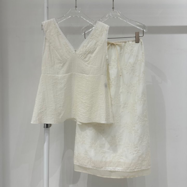 Neroli36 - Korean Women Fashion - #womensfashion - H Sheer Lace Skirt - 4