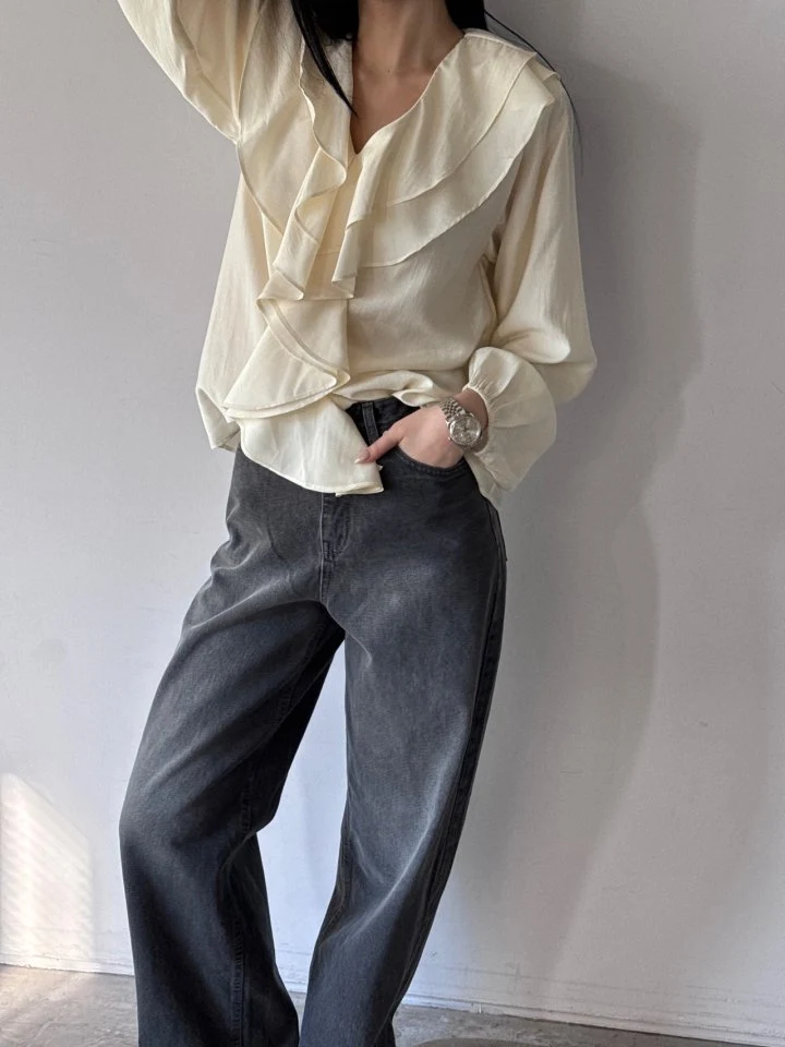 Neroli36 - Korean Women Fashion - #momslook - Frill V-Neck Blouse - 5