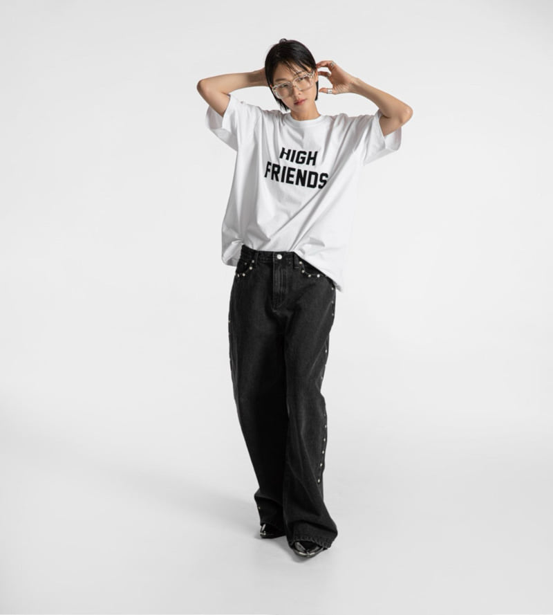 Paper Moon - Korean Women Fashion - #restrostyle - High Friends Print Tee - 12