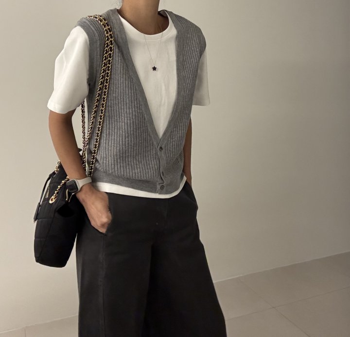 Ripple - Korean Women Fashion - #momslook - Two-In-One Knit Vest - 5