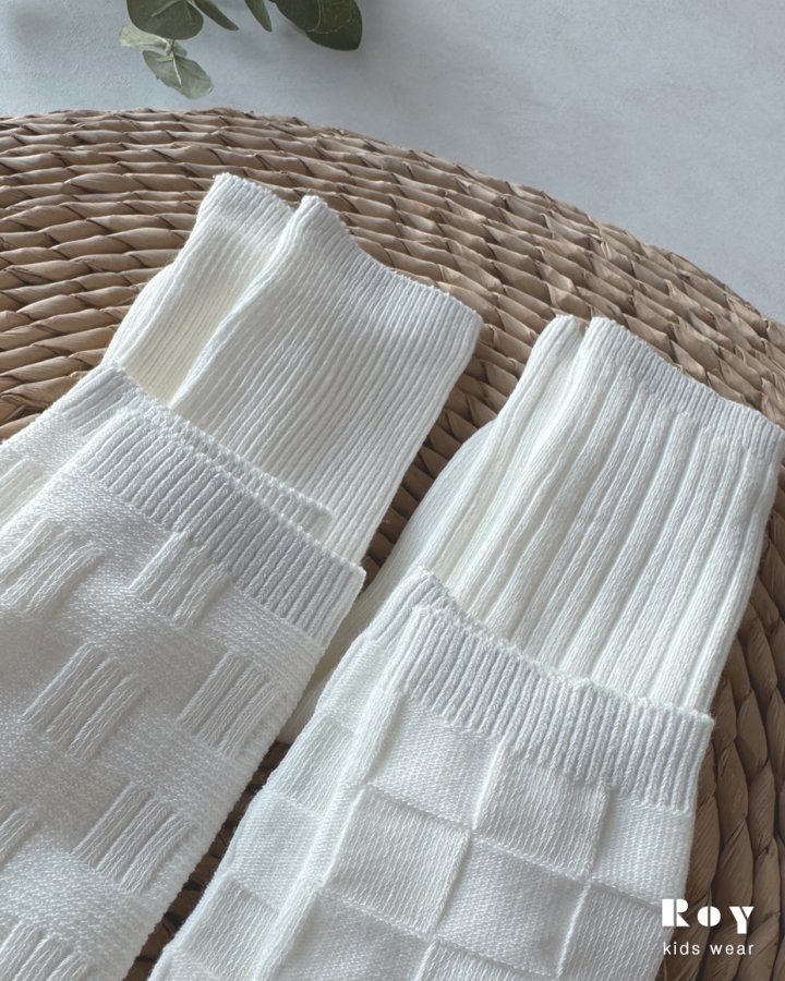 Roy - Korean Children Fashion - #kidsshorts - White Pattern Socks - 11