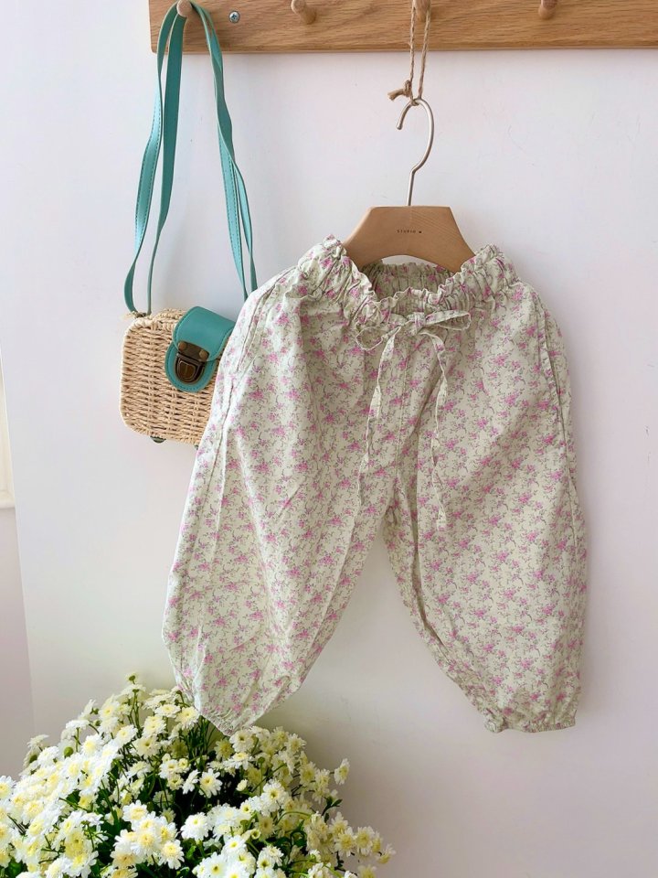 Studio M - Korean Children Fashion - #Kfashion4kids - Blie Flower Banding Strap Pants - 11