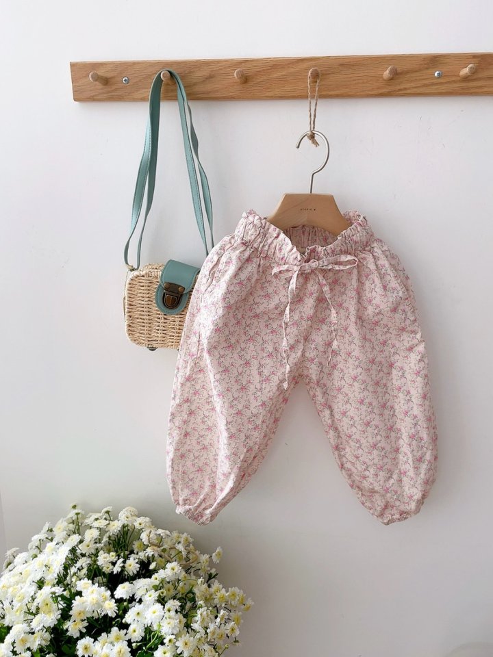 Studio M - Korean Children Fashion - #littlefashionista - Blie Flower Banding Strap Pants - 12