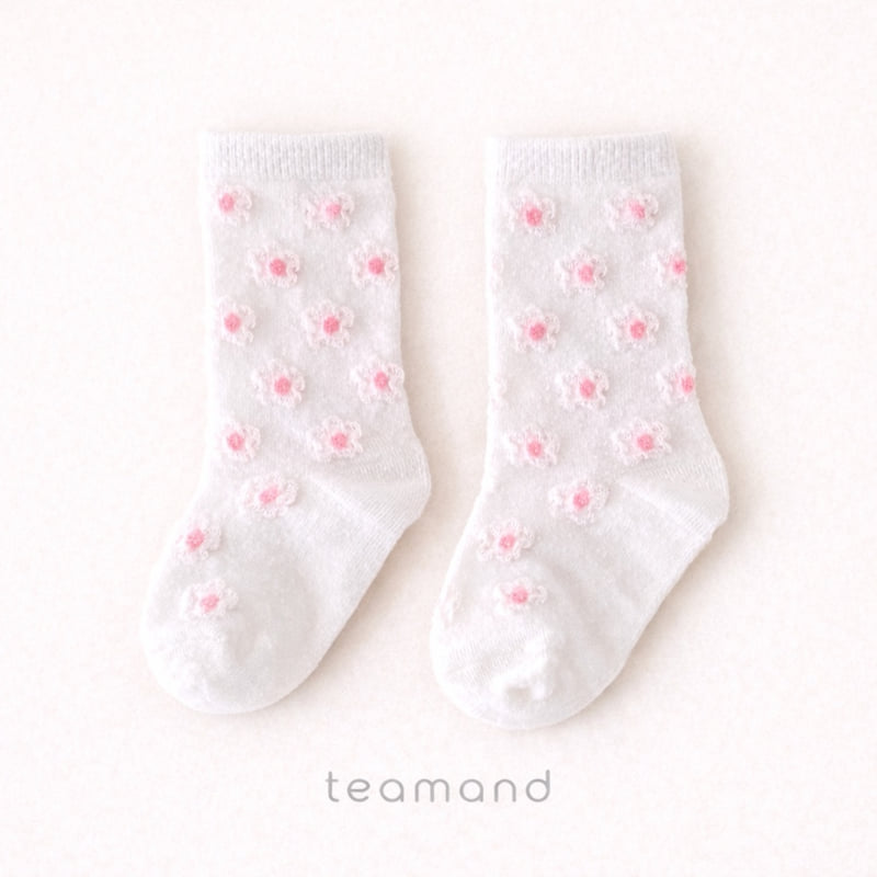 Teamand - Korean Women Fashion - #momslook - Eyelet Daisy Set (with Mom) - 2