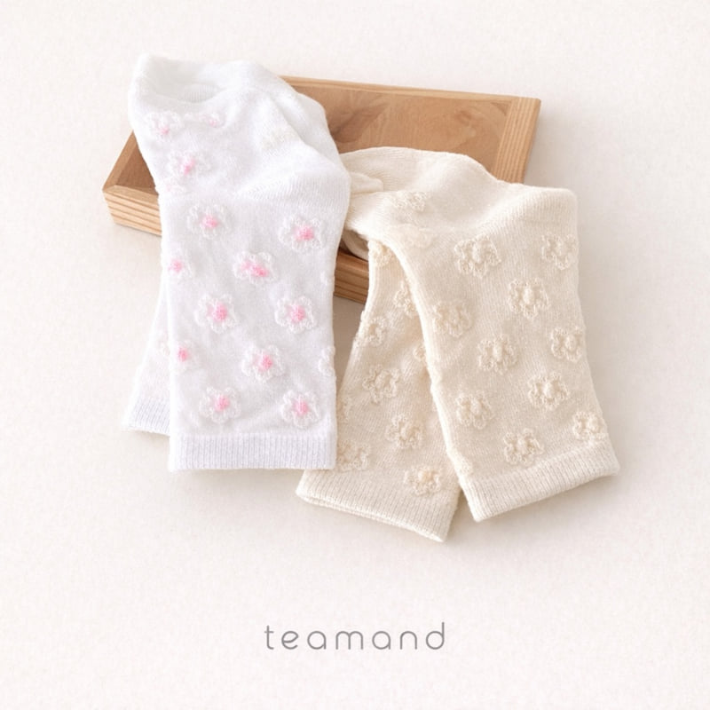 Teamand - Korean Women Fashion - #momslook - Eyelet Daisy Set (with Mom) - 4