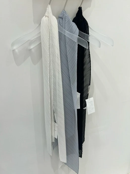 Pleated Layer Scarf Pleated Layer Scarf