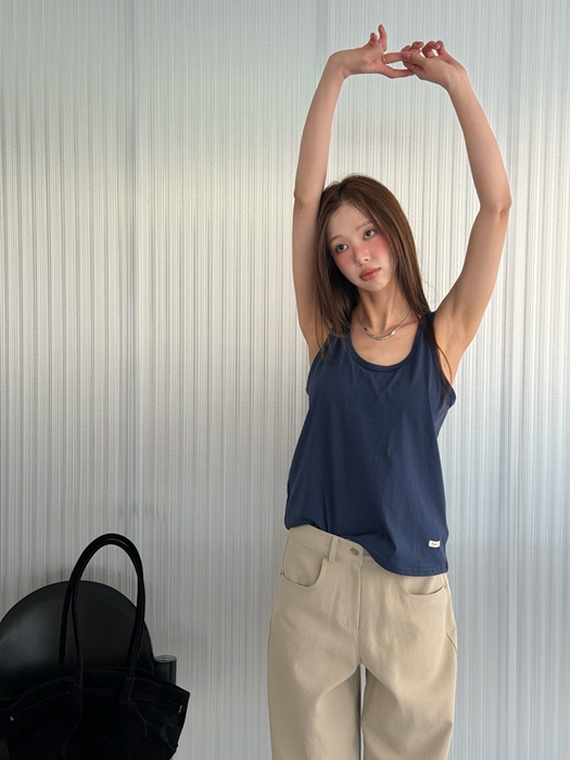 Silket U-Neck Sleeveless Top