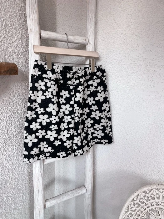 Karin Shorts Karin Shorts