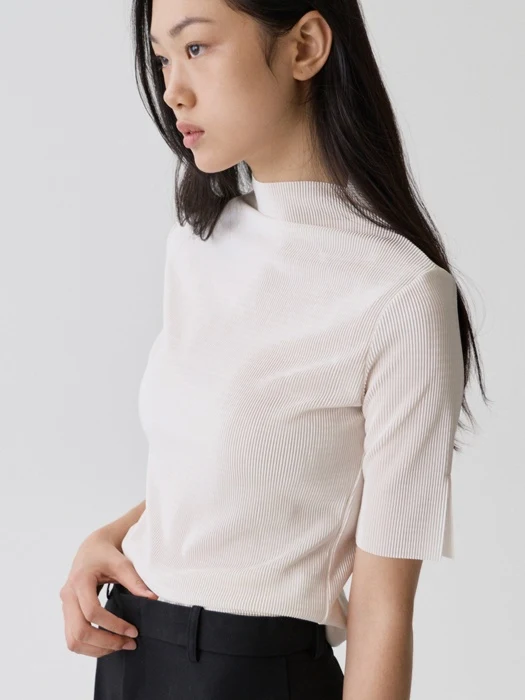 Sleeve Slit Pleats Tee