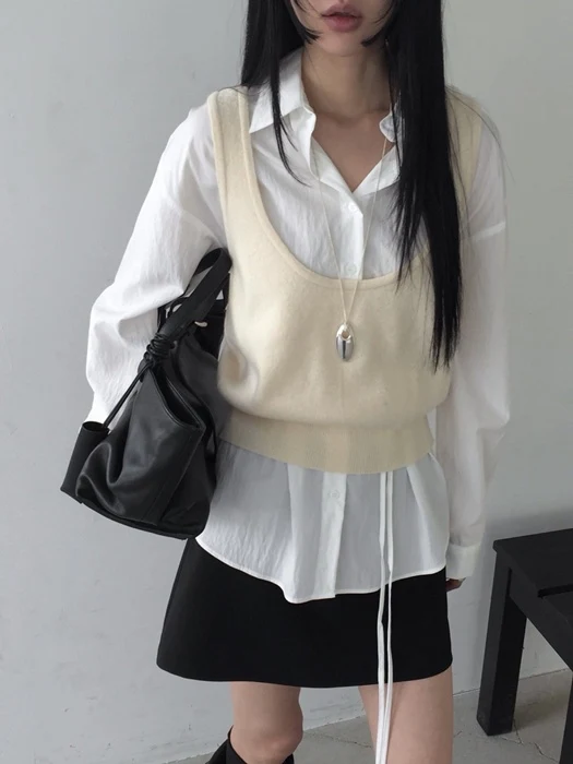 U-Neck Vest