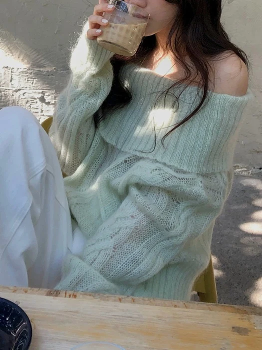 Cable Off-Shoulder Wool Knit Cable Off-Shoulder Wool Knit
