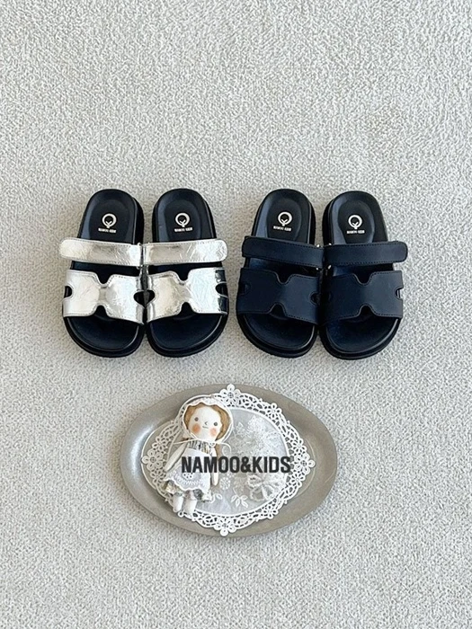Corin H Sandals