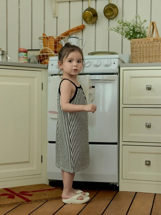 Stripe Sleeveless One-piece Stripe Sleeveless One-piece