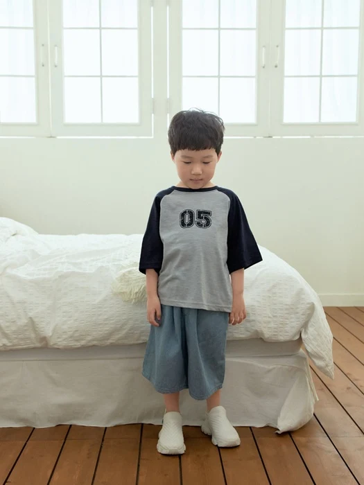 05 Raglan Tee 05 Raglan Tee