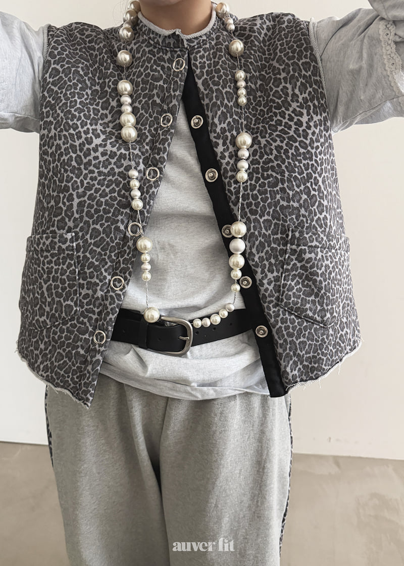 Auver_Fit - Korean Women Fashion - #thatsdarling - Leopard Reversible Vest - 7