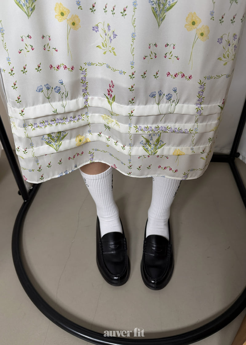 Auver_Fit - Korean Women Fashion - #womensfashion - Flower Pintuck Midi Skirt - 6