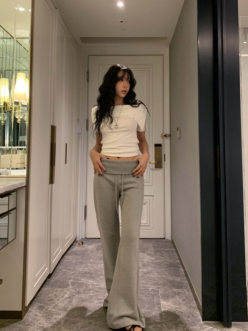 Badcalm - Korean Women Fashion - #thelittlethings - Slim Bootcut Pants - 4