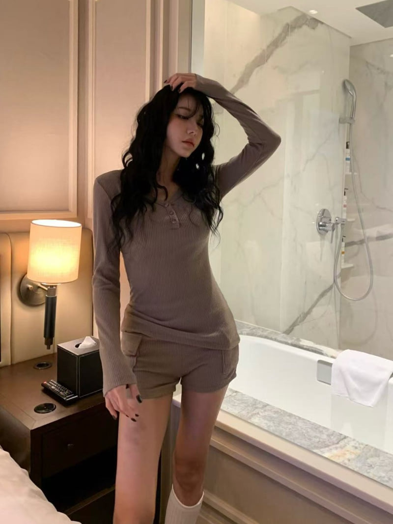 Badcalm - Korean Women Fashion - #pursuepretty - Kylie Suit Set - 2
