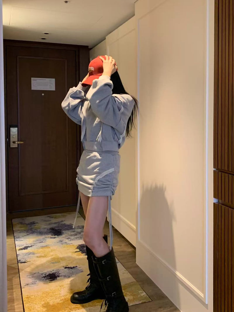 Badcalm - Korean Women Fashion - #restrostyle - V-Cut Raw Edge Sweatshirt - 5