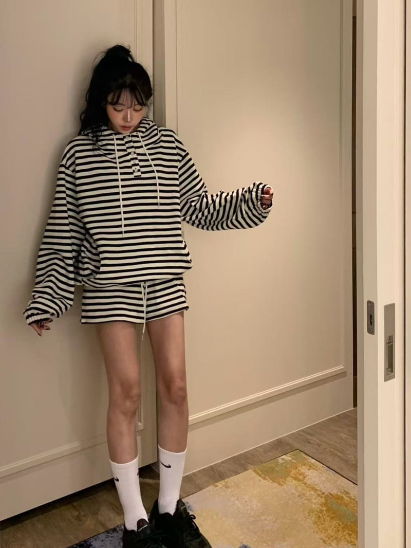 Badcalm - Korean Women Fashion - #thelittlethings - Waffle Hoodie Tee - 2