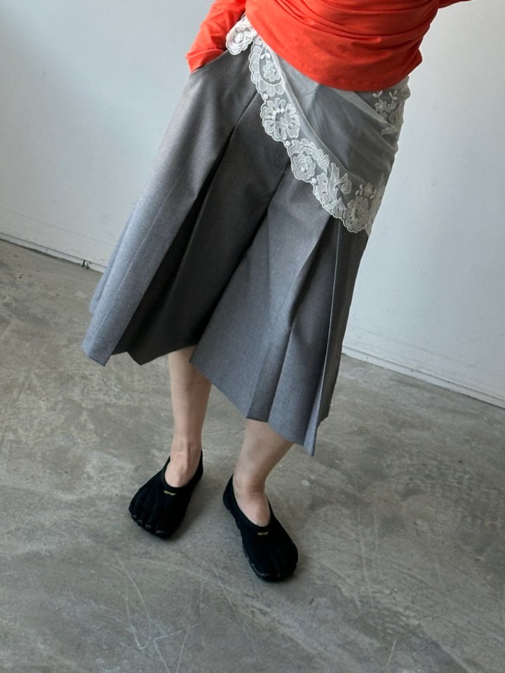 Chavi - Korean Women Fashion - #momslook - Pleated Bermuda Pants - 6