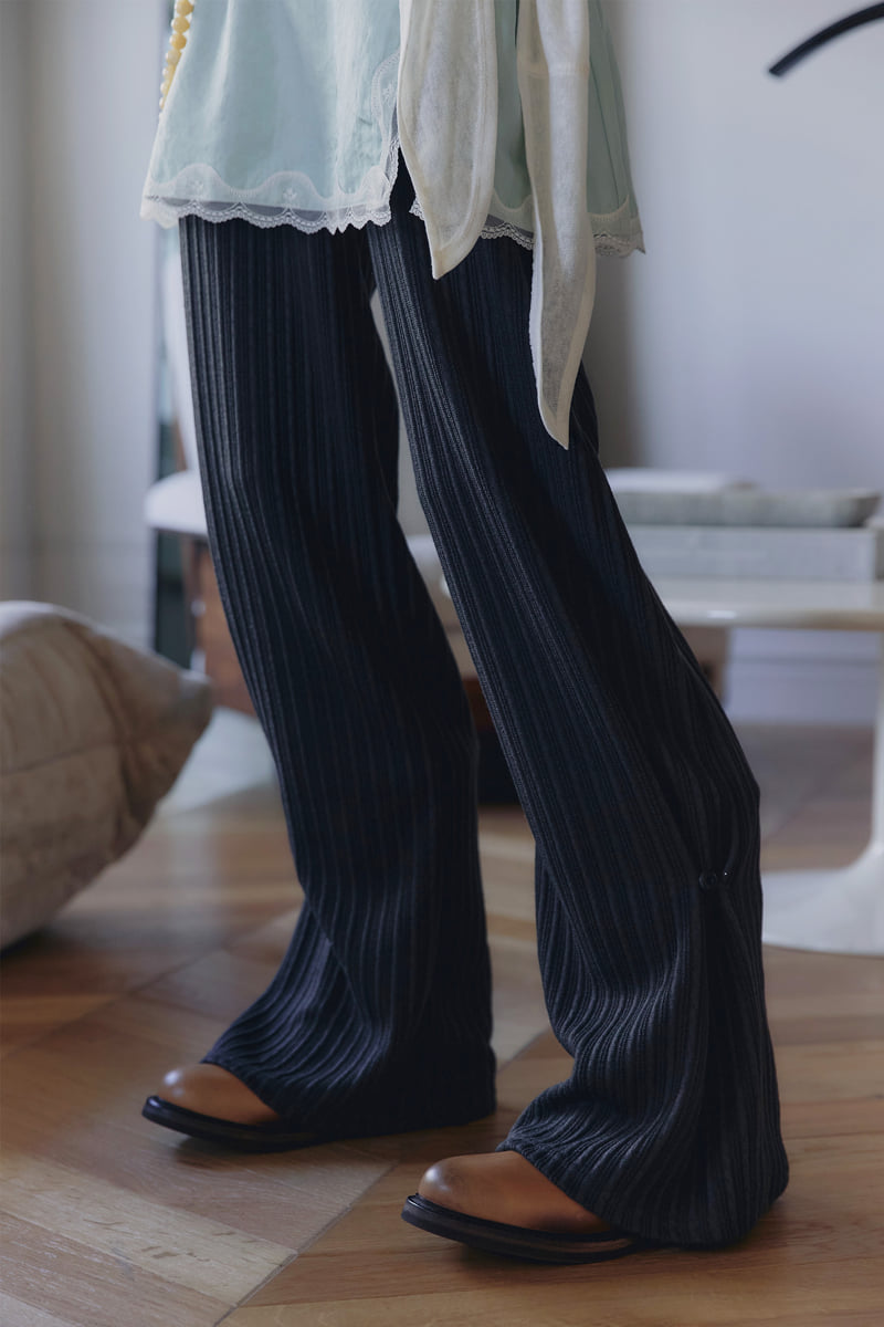 Connaught - Korean Women Fashion - #momslook - Low-button pants - 6