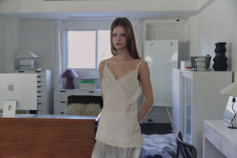 Connaught - Korean Women Fashion - #restrostyle - Brick Lace Camisole - 9