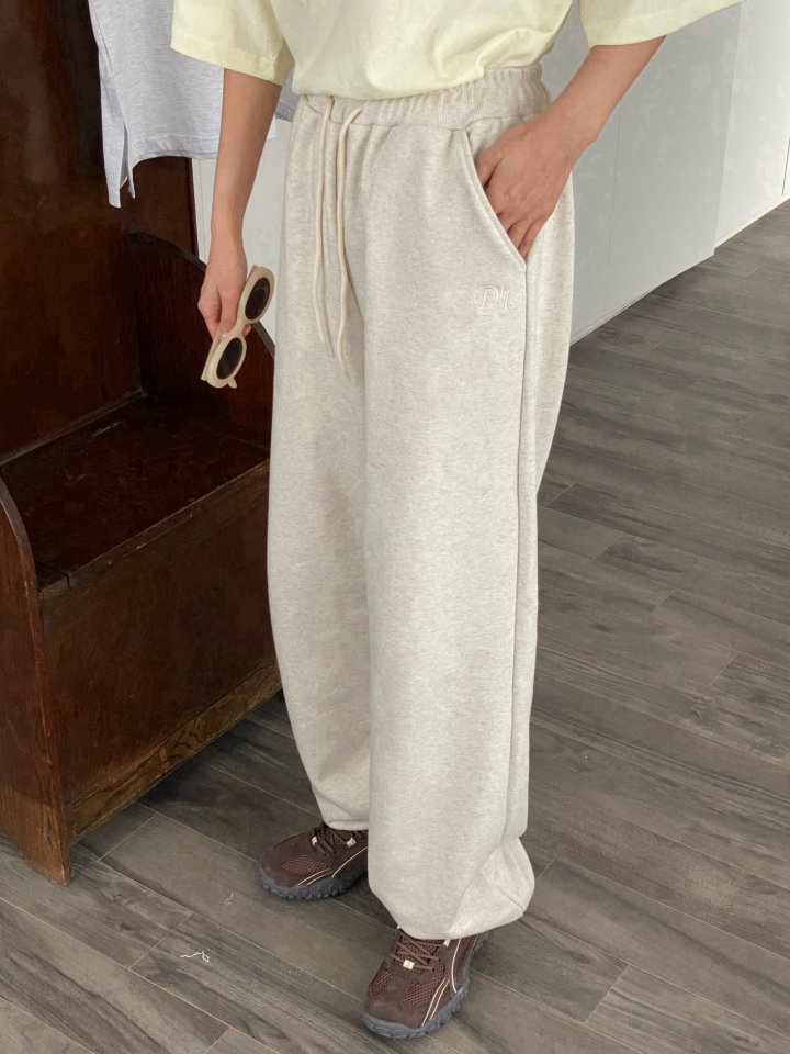 Diana - Korean Women Fashion - #momslook - Abang Jogger Pants - 6