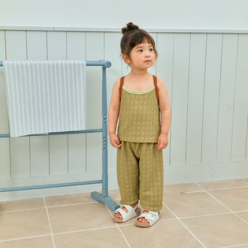 Firstblue - Korean Children Fashion - #kidsshorts - Binding Contrast Strap Sleeveless - 3