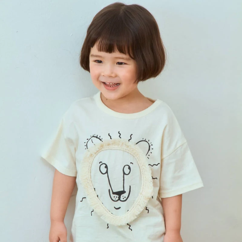 Firstblue - Korean Children Fashion - #kidsshorts - Tassel Lion Short Sleeve Tee - 2