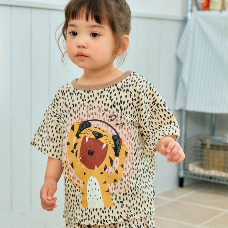 Firstblue - Korean Children Fashion - #kidsstore - Spotted Graphic Short Sleeve Tee - 5