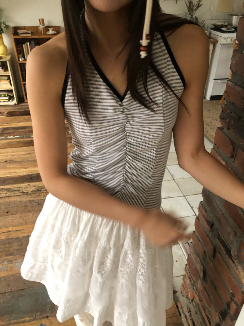Flash - Korean Women Fashion - #romanticstyle - Muse Halter Sleeveless Top - 2