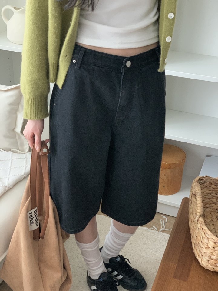 I'm here - Korean Women Fashion - #womensfashion - Diagonal Bermuda Black Denim Shorts - 4