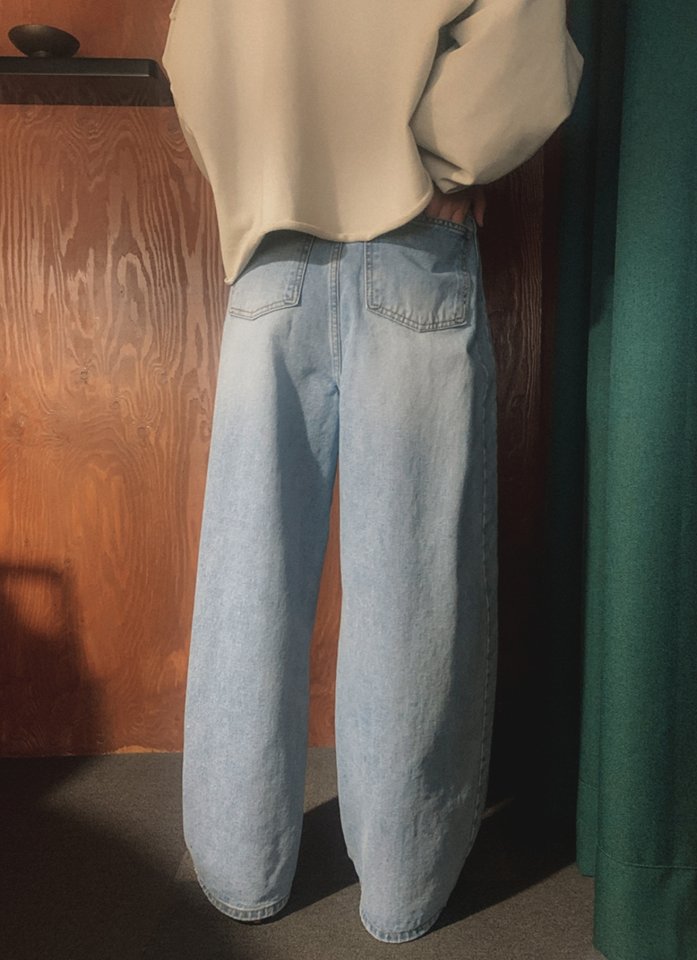 I'm here - Korean Women Fashion - #momslook - Seam Curve Round Denim Pants - 3