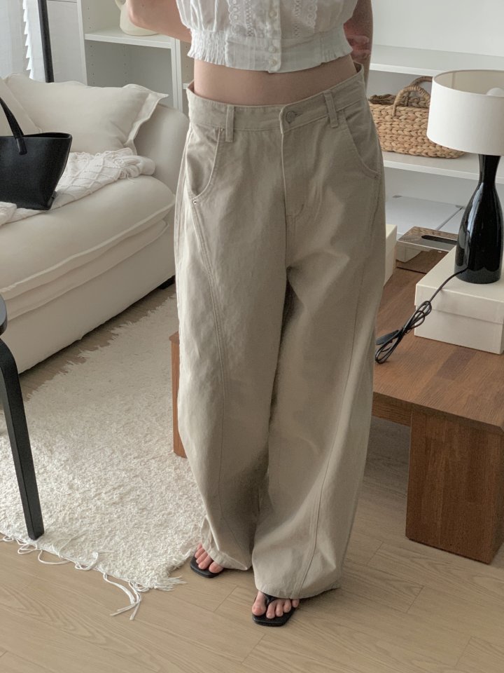 I'm here - Korean Women Fashion - #romanticstyle - Seam Balloon Curve Cotton Pants - 12