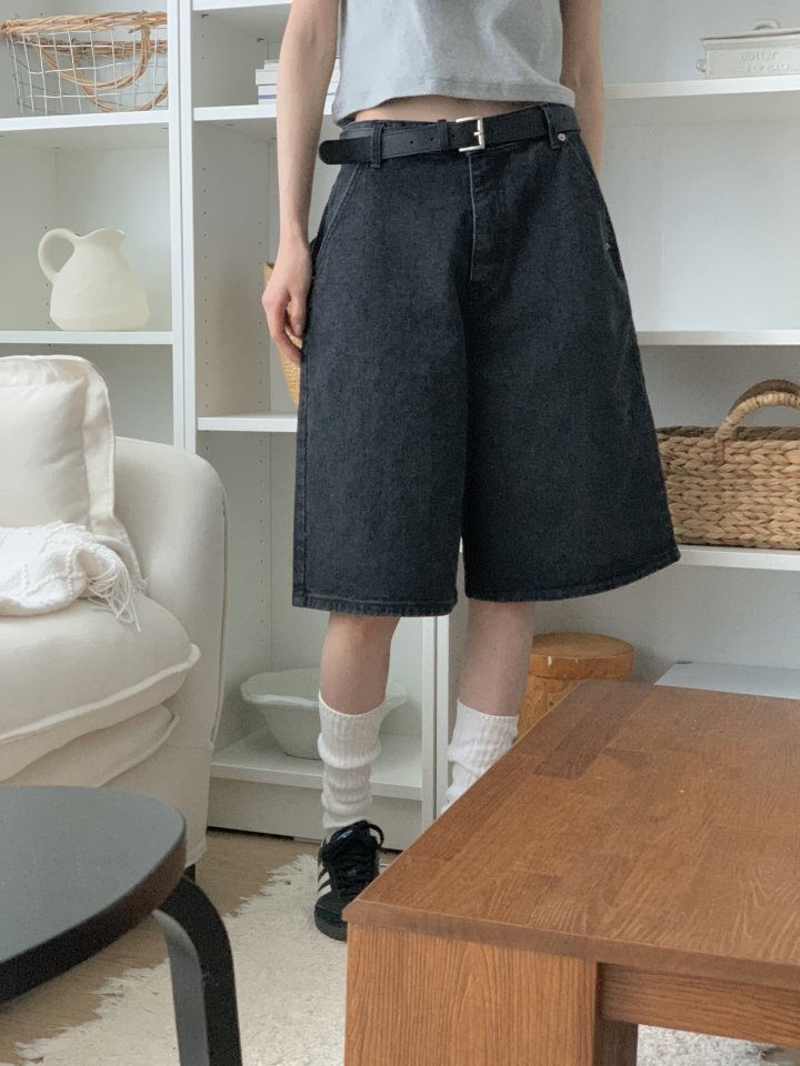 I'm here - Korean Women Fashion - #romanticstyle - Diagonal Black Denim Bermuda Shorts - 7