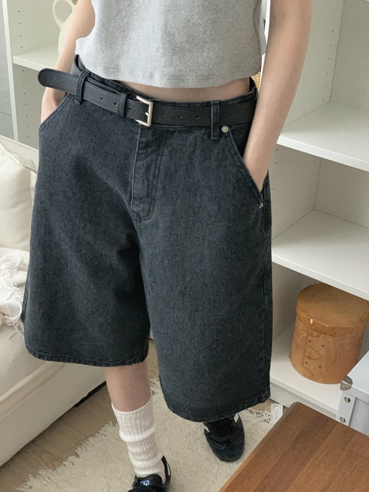 I'm here - Korean Women Fashion - #vintageinspired - Diagonal Black Denim Bermuda Shorts - 4