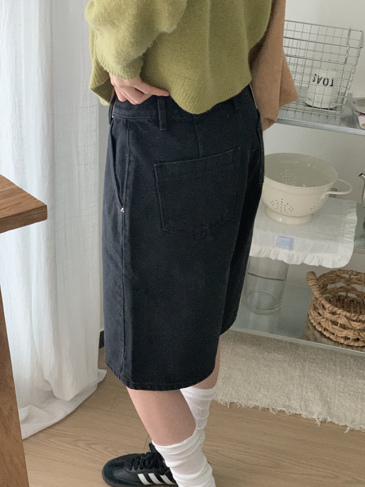 I'm here - Korean Women Fashion - #womensfashion - Diagonal Bermuda Black Denim Shorts - 3