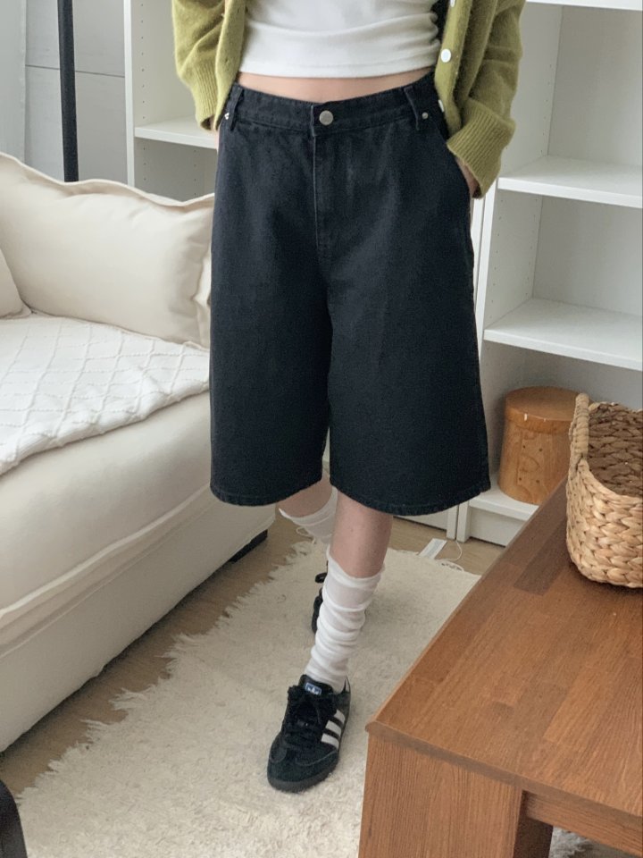 I'm here - Korean Women Fashion - #womensfashion - Diagonal Bermuda Black Denim Shorts - 5