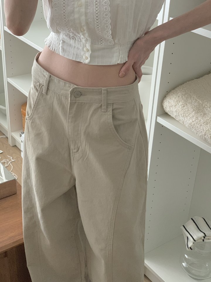 I'm here - Korean Women Fashion - #womensfashion - Seam Balloon Curve Cotton Pants - 3